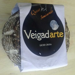 Queso semicurado de cabra con malta de cebada Veigadarte 2 a 2,2 Kg aprox-NO DISPONIBLE DE MOMENTO